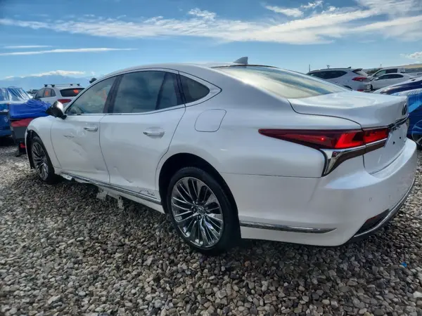 JTHBYLFF3J5002584 2018 LEXUS LS - Image 2