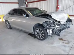 JTHBZ1B10K2004064 2019 LEXUS ES