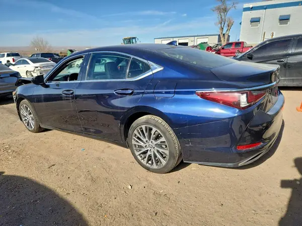 JTHBZ1B11K2004235 2019 LEXUS ES - Image 2
