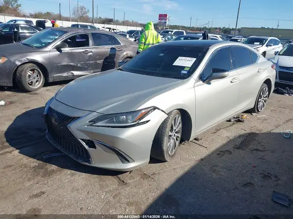 JTHBZ1B12K2001019 2019 LEXUS ES - Image 2