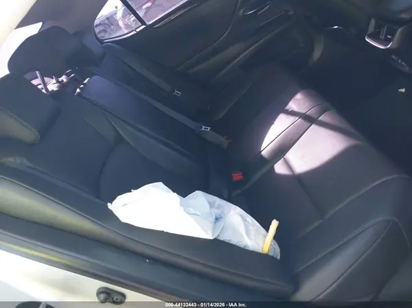 JTHBZ1B12K2001019 2019 LEXUS ES - Image 8