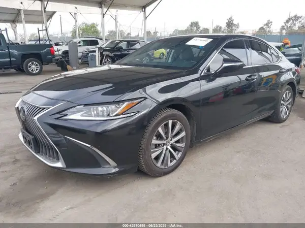 JTHBZ1B12K2001599 2019 LEXUS ES - Image 2