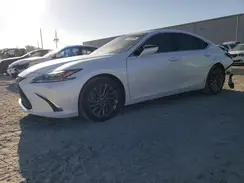 JTHBZ1B12K2002932 2019 LEXUS ES