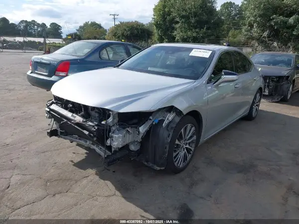 JTHBZ1B13K2001837 2019 LEXUS ES - Image 2