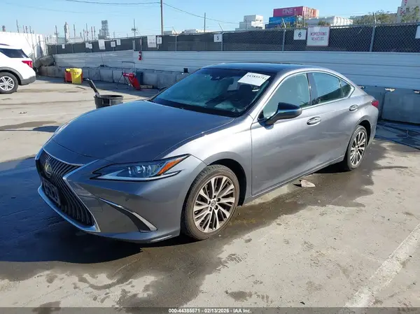 JTHBZ1B13K2004625 2019 LEXUS ES - Image 2