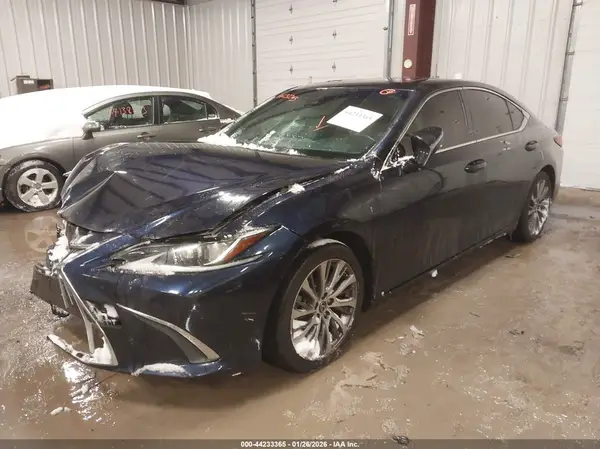 JTHBZ1B14K2004911 2019 LEXUS ES - Image 2