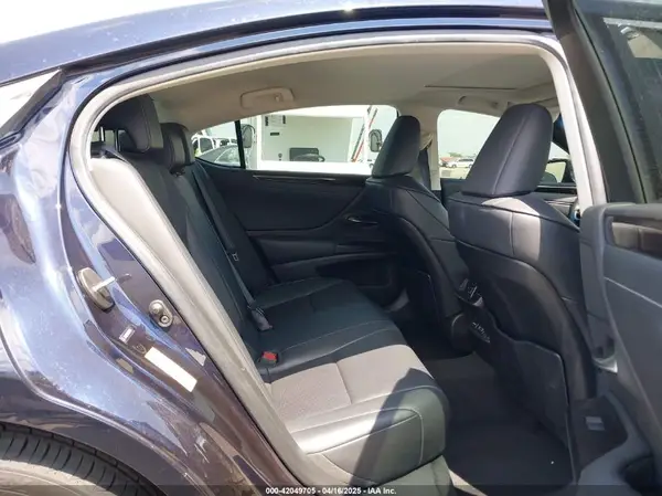 JTHBZ1B14K2151634 2019 LEXUS ES - Image 8