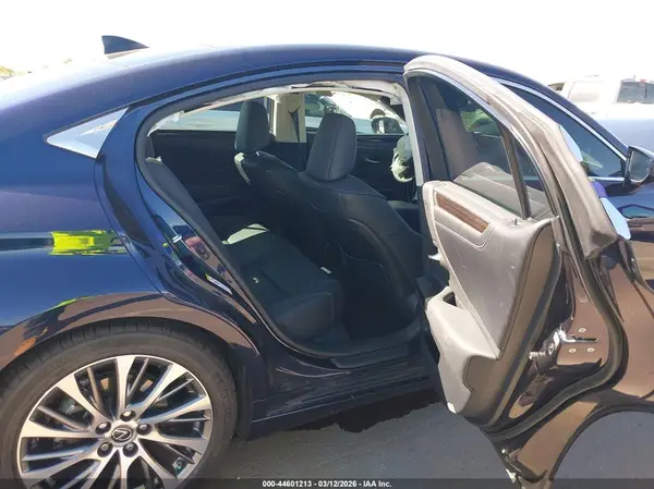 JTHBZ1B15K2001242 2019 LEXUS ES - Image 8