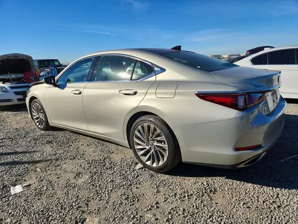 JTHBZ1B16K2001590 2019 LEXUS ES - Image 2