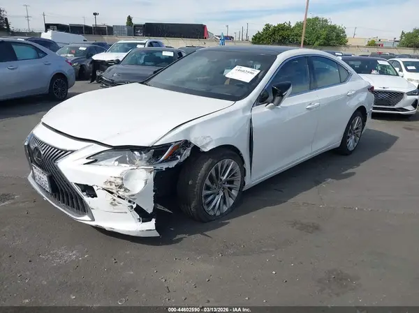 JTHBZ1B17K2005194 2019 LEXUS ES - Image 2