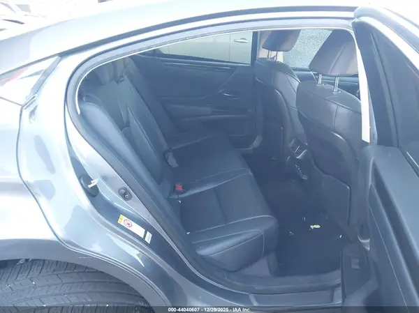 JTHBZ1B18K2001347 2019 LEXUS ES - Image 8