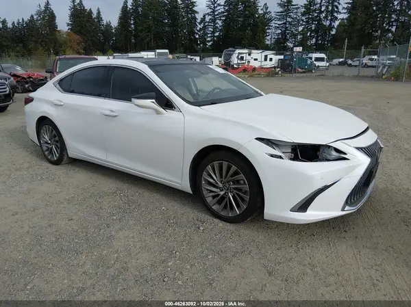 JTHBZ1B18K2001574 2019 LEXUS ES - Image 1