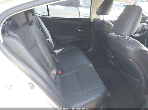 JTHBZ1B18K2003955 2019 LEXUS ES - Image 8