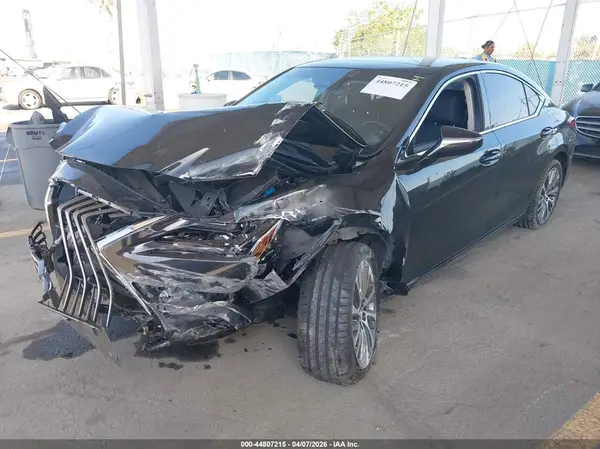 JTHBZ1B18K2005074 2019 LEXUS ES - Image 2