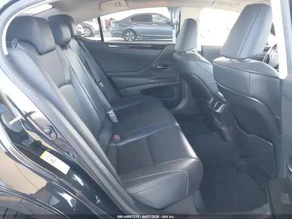 JTHBZ1B18K2005074 2019 LEXUS ES - Image 8
