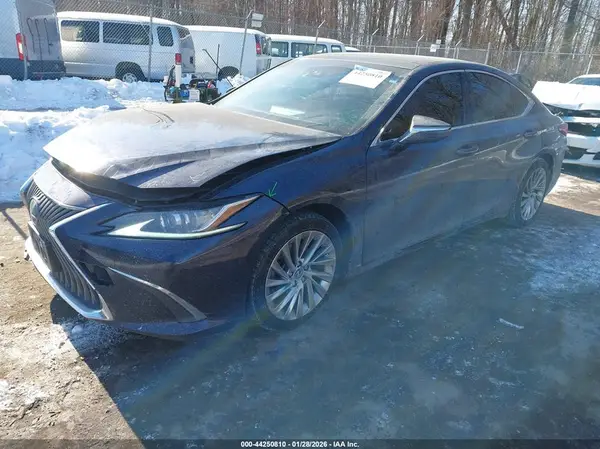 JTHBZ1B18K2005222 2019 LEXUS ES - Image 2