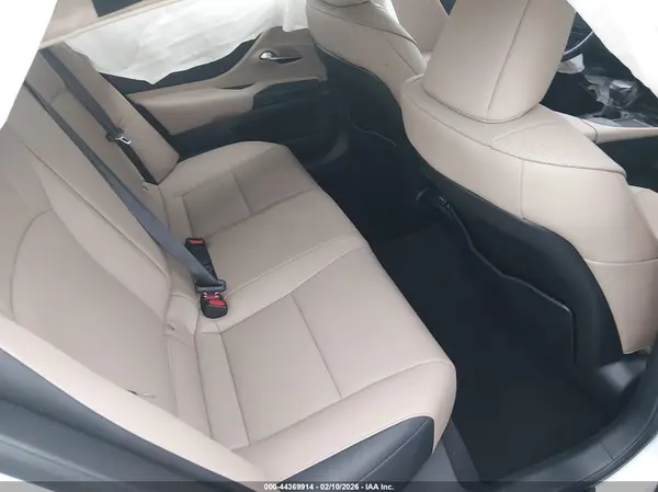 JTHBZ1B1XK2003780 2019 LEXUS ES - Image 8