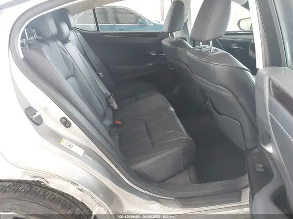 JTHBZ1B1XK2004539 2019 LEXUS ES - Image 8
