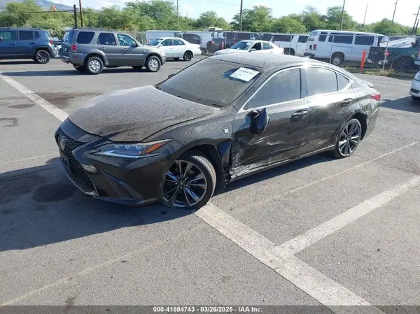 JTHBZ1B1XK2005576 2019 LEXUS ES - Image 2