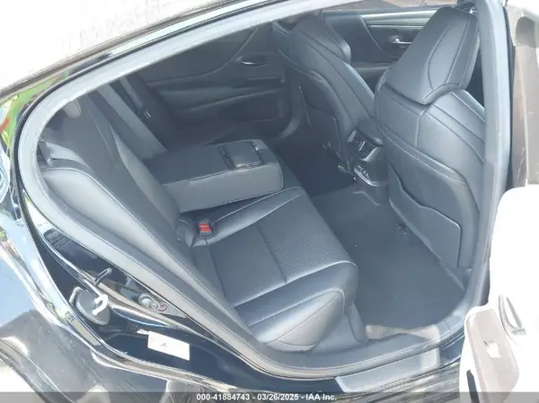 JTHBZ1B1XK2005576 2019 LEXUS ES - Image 8