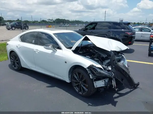 JTHBZ1B23S5083429 2025 LEXUS IS - Image 1