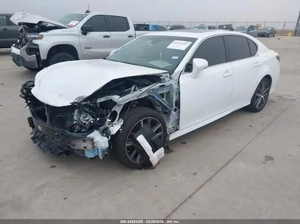 JTHBZ1BL7KA017580 2019 LEXUS GS - Image 2