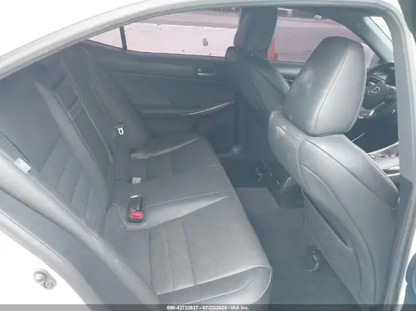 JTHBZ1D29J5032982 2018 LEXUS IS - Image 8