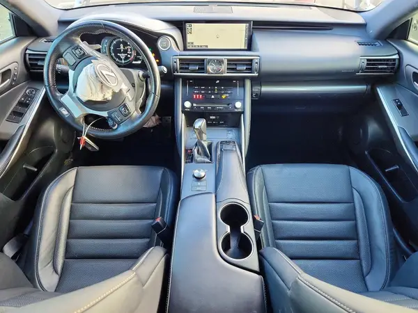 JTHBZ1D2XJ5032974 2018 LEXUS IS - Image 8