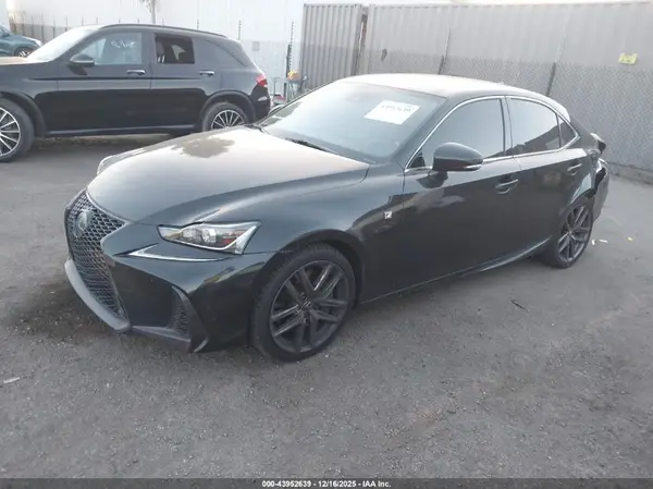 JTHBZ1D2XJ5033199 2018 LEXUS IS - Image 2