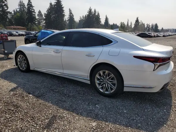 JTHC51FF0J5000521 2018 LEXUS LS - Image 2