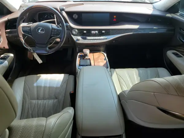 JTHC51FF0J5000521 2018 LEXUS LS - Image 8