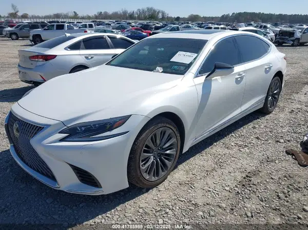 JTHC51FF0J5001992 2018 LEXUS LS - Image 2