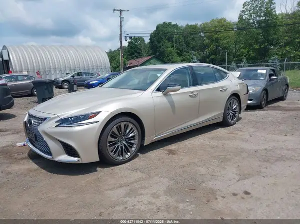 JTHC51FF0K5005395 2019 LEXUS LS - Image 2