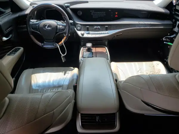 JTHC51FF0K5006854 2019 LEXUS LS - Image 8