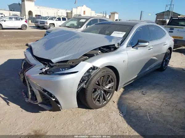 JTHC51FF1K5007124 2019 LEXUS LS - Image 2