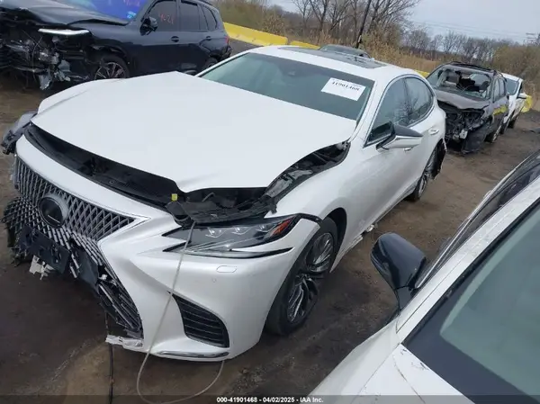 JTHC51FF2J5002867 2018 LEXUS LS - Image 2