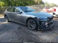 JTHC51FF4J5005284 2018 LEXUS LS
