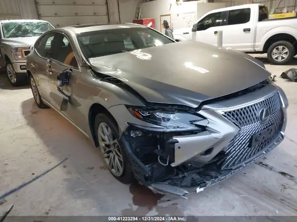 JTHC51FF5J5005147 2018 LEXUS LS - Image 1