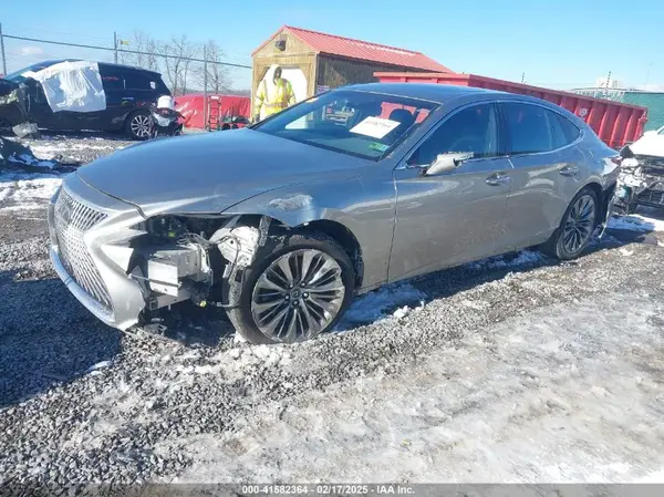 JTHC51FF5J5005343 2018 LEXUS LS - Image 2
