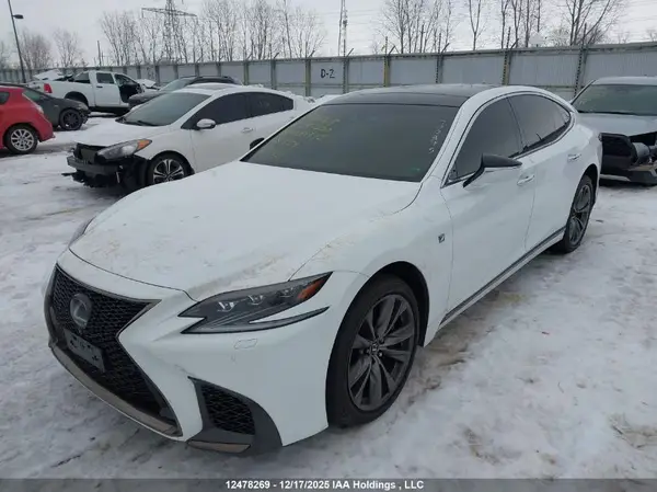 JTHC51FF6J5000975 2018 LEXUS LS - Image 2