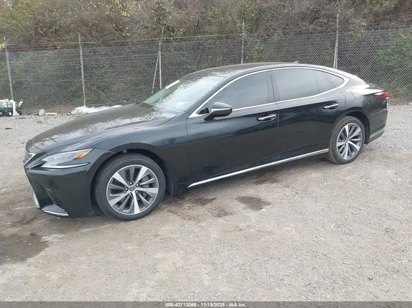 JTHC51FF6J5003567 2018 LEXUS LS - Image 2