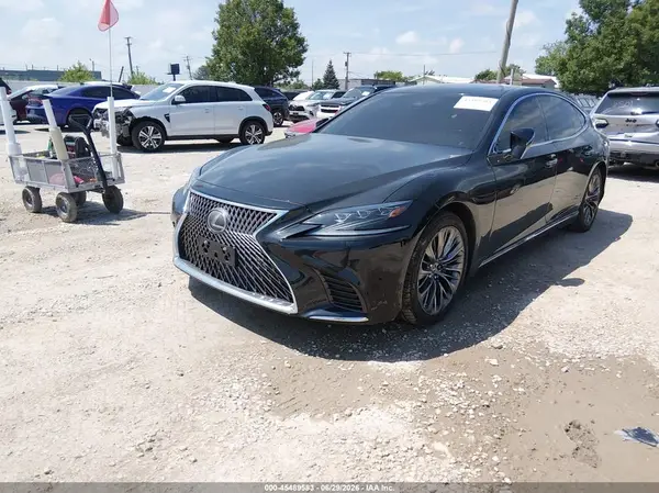 JTHC51FF6J5004797 2018 LEXUS LS - Image 2