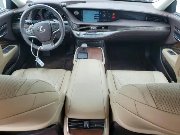 JTHC51FF6J5005318 2018 LEXUS LS - Image 8