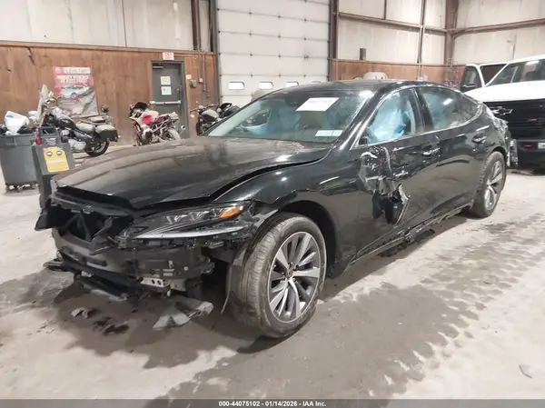 JTHC51FF6K5006678 2019 LEXUS LS - Image 2