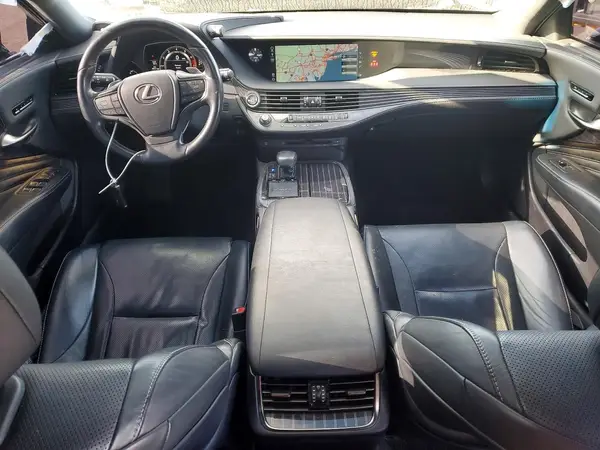 JTHC51FF7J5003643 2018 LEXUS LS - Image 8