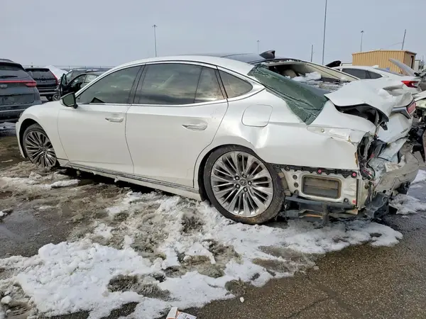 JTHC51FF8K5005886 2019 LEXUS LS - Image 2