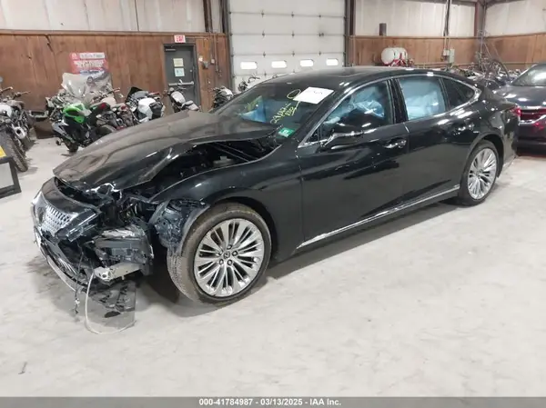 JTHC51FF9J5000548 2018 LEXUS LS - Image 2