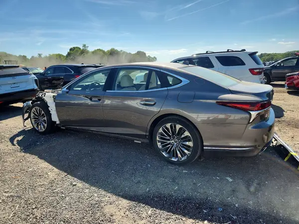 JTHC51FF9J5005281 2018 LEXUS LS - Image 2