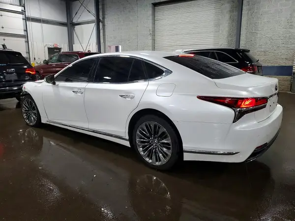 JTHC51FF9K5005511 2019 LEXUS LS - Image 2