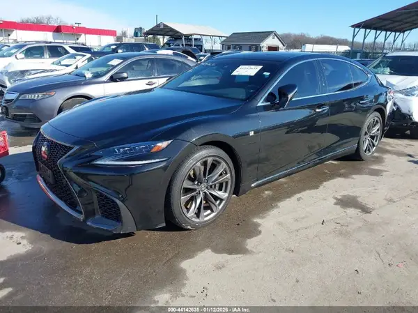 JTHC51FFXJ5000249 2018 LEXUS LS - Image 2